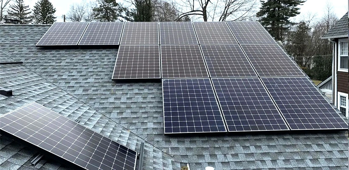 Rooftop Solar & Battery Backup — Commercial Building