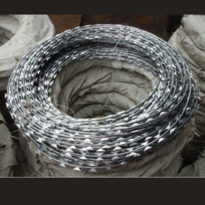 Double Galvanized 450mm Silver Razor Wire 8m per roll for tough, rust-resistant security. Ideal for electric fences and walls Price Ksh 1,700